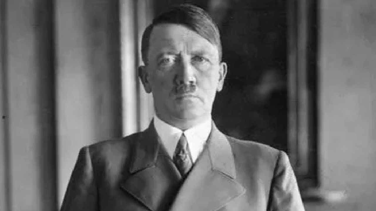 DNA Analysis: Adolf Hitler had a micro penis which create problem