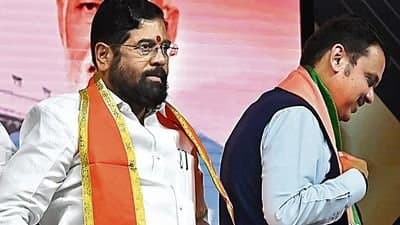 Devendra Fadnavis offers to resign as deputy CM