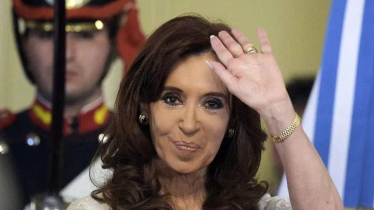 Cristina Fernandez banned in Argentina threatens to go to The Hague for justice