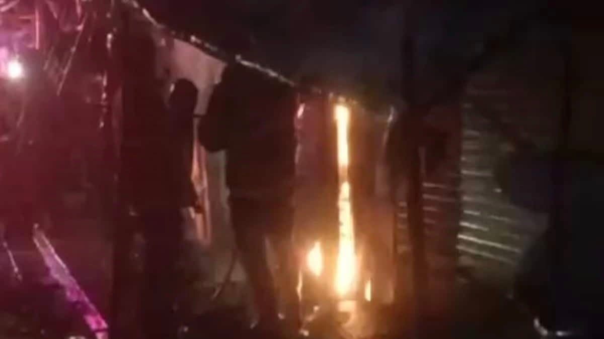  7 Members Of Mumbai Family Die After Short Circuit Causes Massive Fire gnr 