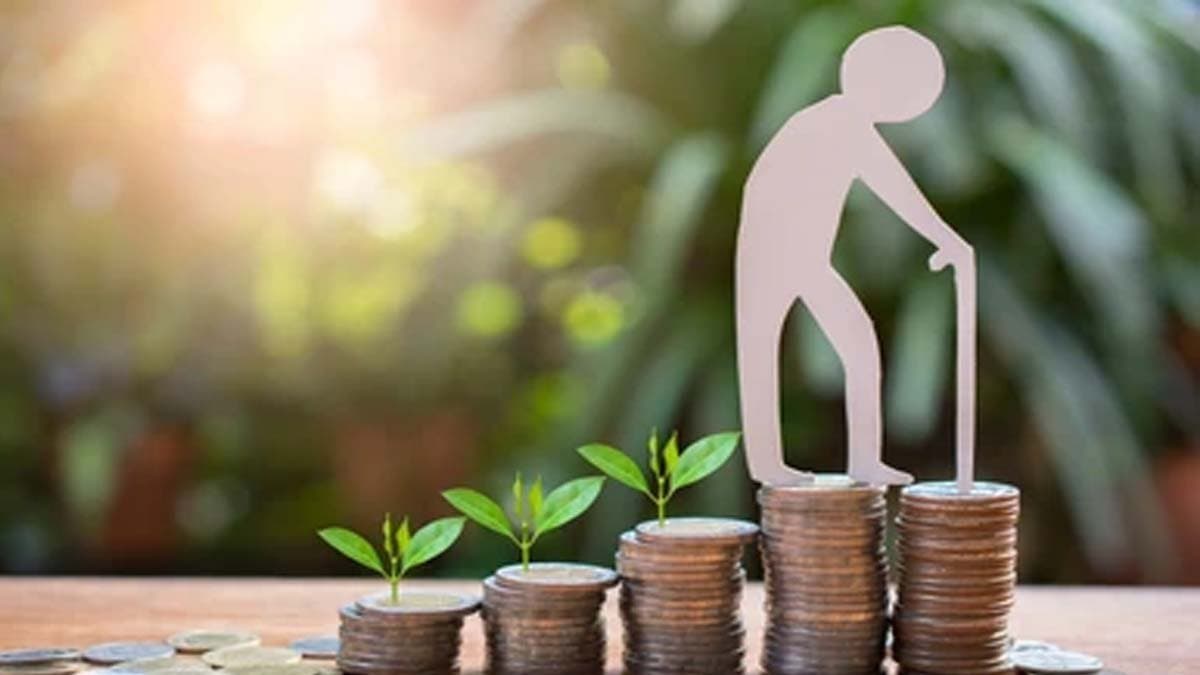 Senior Citizen Savings Scheme or Bank FD Which investment scheme is offering higher interest rate to senior citizens