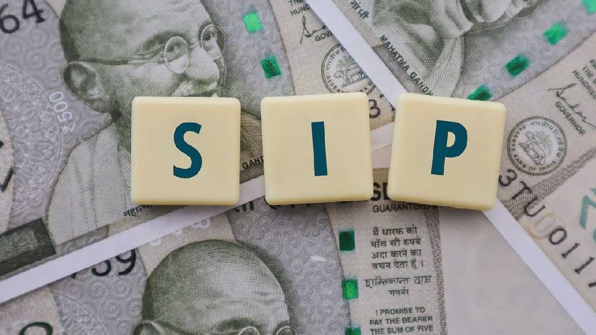 Power of SIP: Can Rs 20000 monthly investment lead to Rs 2 cr corpus in long time