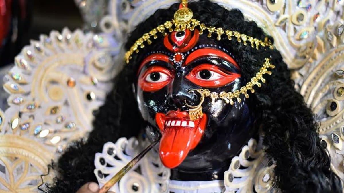 Kalipuja 2024 5 zodiac signs will get money good luck for dhan lakshmi yog on dipanwita amavasya lif 