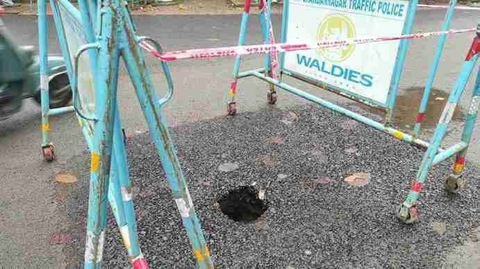 Hooghly Damaged Road Locals Protested