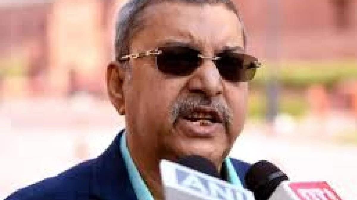 MP Kalyan wants Modi's removal over harassment of Bengalis in other states