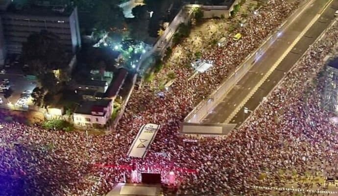  Israel clamors for Netanyahu's resignation