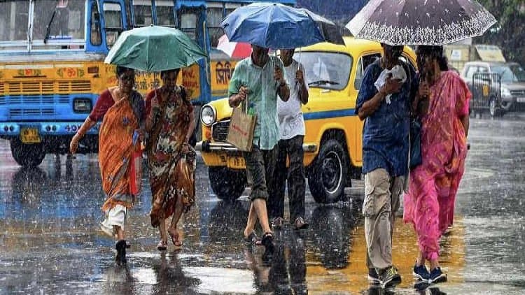 IMD Weather Forecast Heavy Rainfall Thunderstorm Warning in 11 Districts in West Bengal