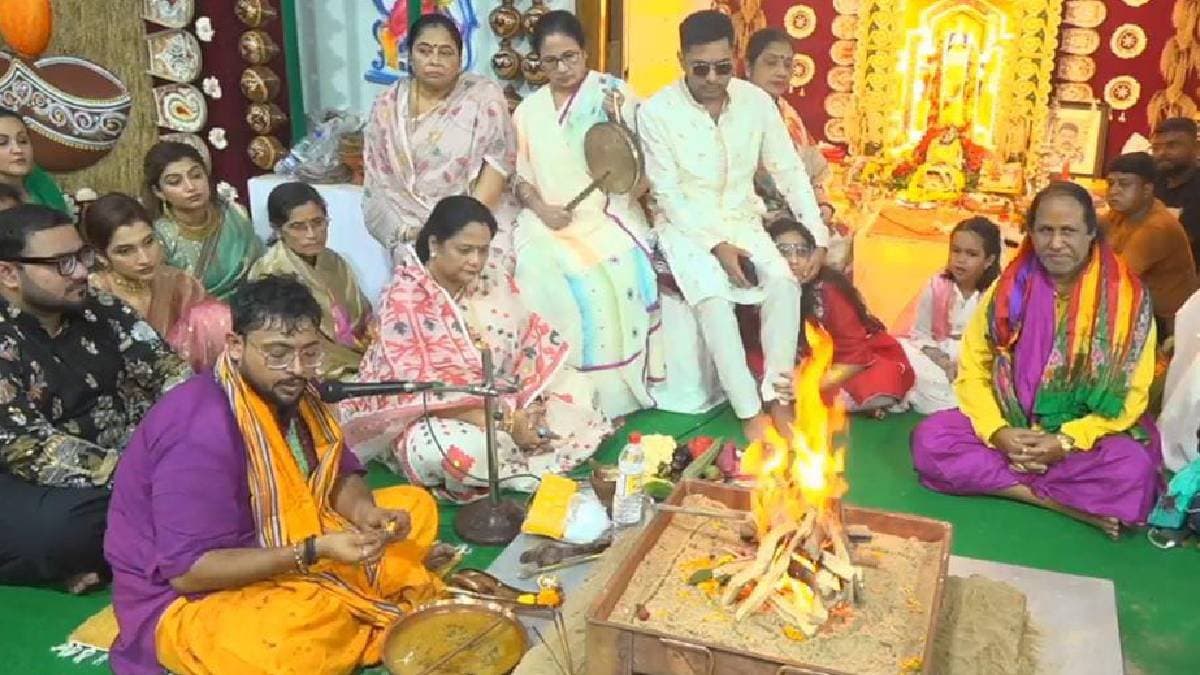 Mamata Banerjee prepares for Kalipuja with tmc leaders and Abhishek Banerjee gnr