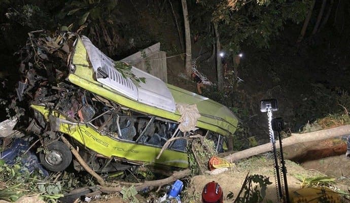  17 killed in Philippines bus accident