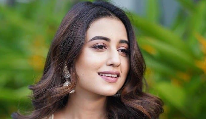 Actress Swastika Dutta took a break from social media