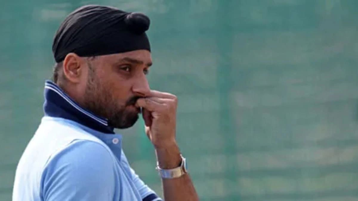 Harbhajan Singh backed Kuldeep Yadav in the playing eleven for the fourth Test