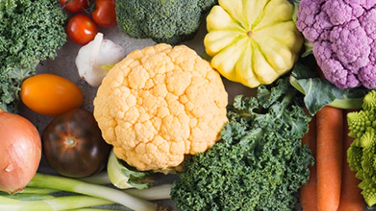 In winter season eating brocolli have many health benefits including controls cholesterol level and weight also lif