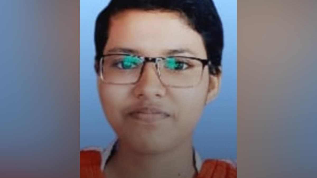 Debdutta Majhi found a place in  Joint Entrance after Madhyamik Pariksha gnr 