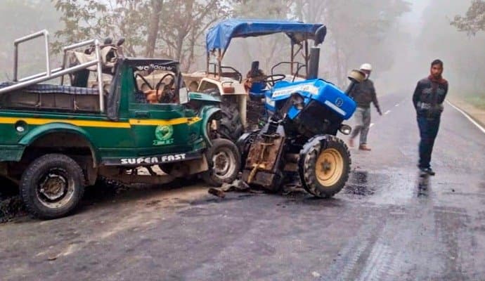 Road accident at dooars, several tourists injured