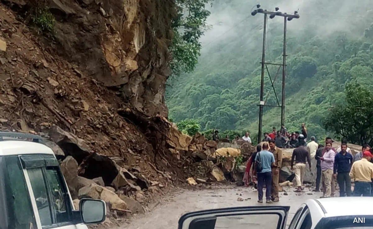 Heavy Rains, Landslides, Flash Floods Block 288 Roads In Himachal Pradesh gnr 