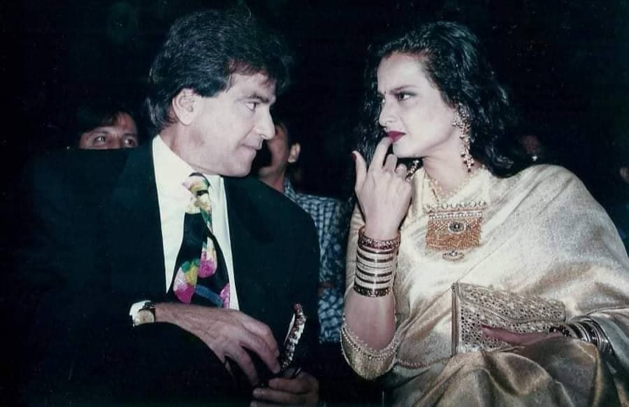বিপদে পড়েছিলেন জীতেন্দ্র বাঁচিয়েছিলেন রেখা, বাড়িতে এসে কীভাবে করেছিলেন সমস্যার সমাধান? 