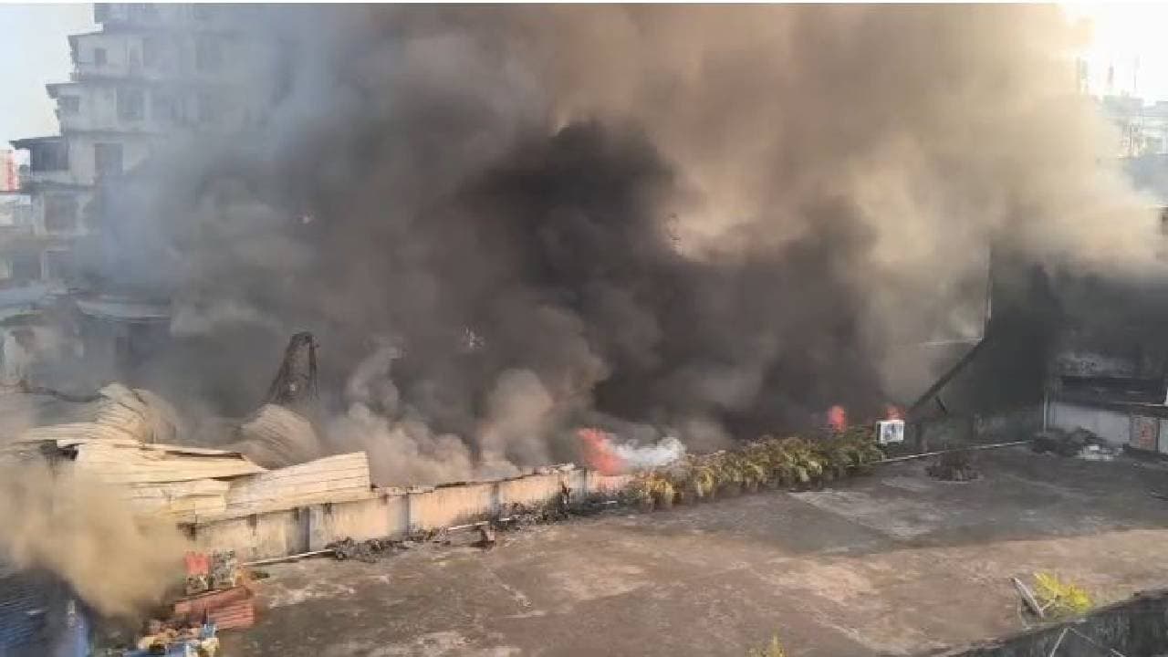 Fire at lalbazar area