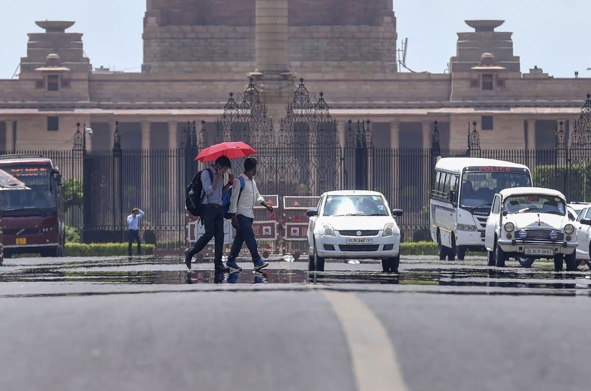 Severe heatwave grips Delhi as mercury soars to 47 degrees
