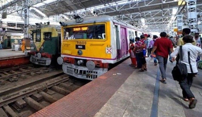 Train services disrupted on sealdah main line