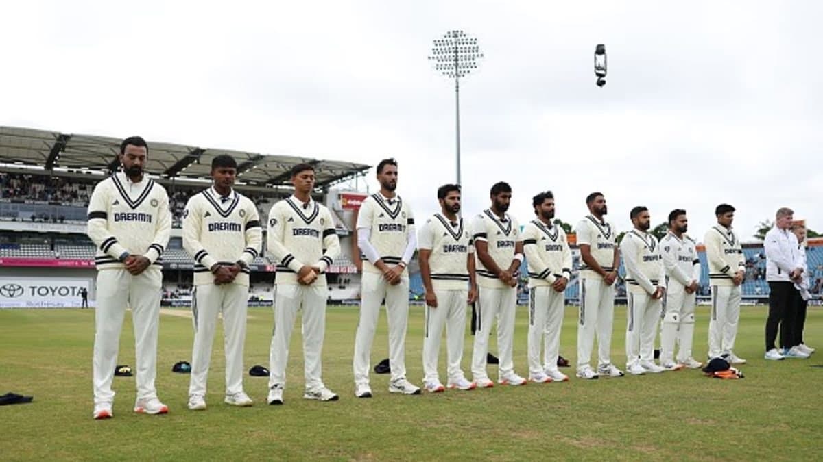  Why India and England players wearing black arm bands on day five at Headingley 