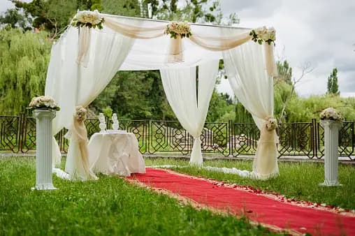 Couple's 'you are not invited' wedding cards  gnr