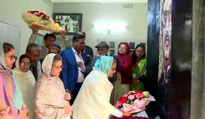 Sheikh Hasina pays tribute to Bangabandhu