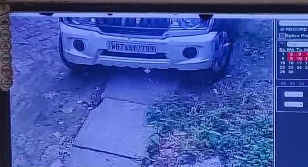 বাড়ির বউয়ের পরকীয়া ধরতে ধূপগুড়িতে চলল সিনেমা, অবাক হয়ে গেলেন স্থানীয়রা