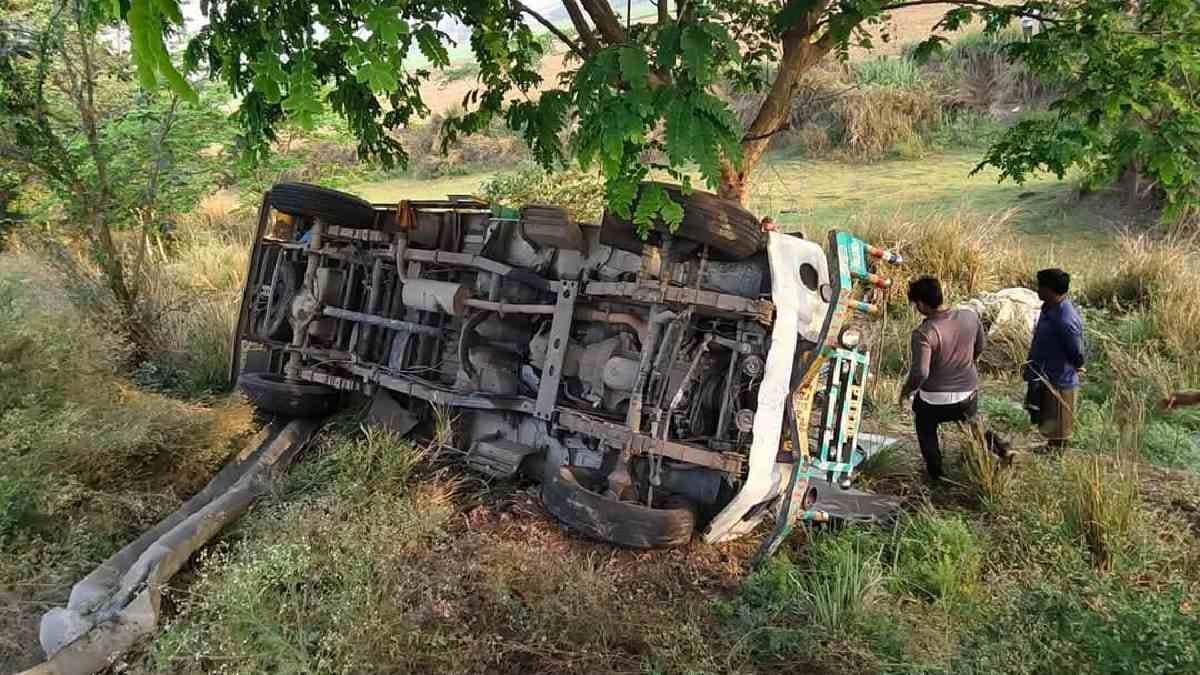 Ten Injured in Road accident at West Midnapore area 