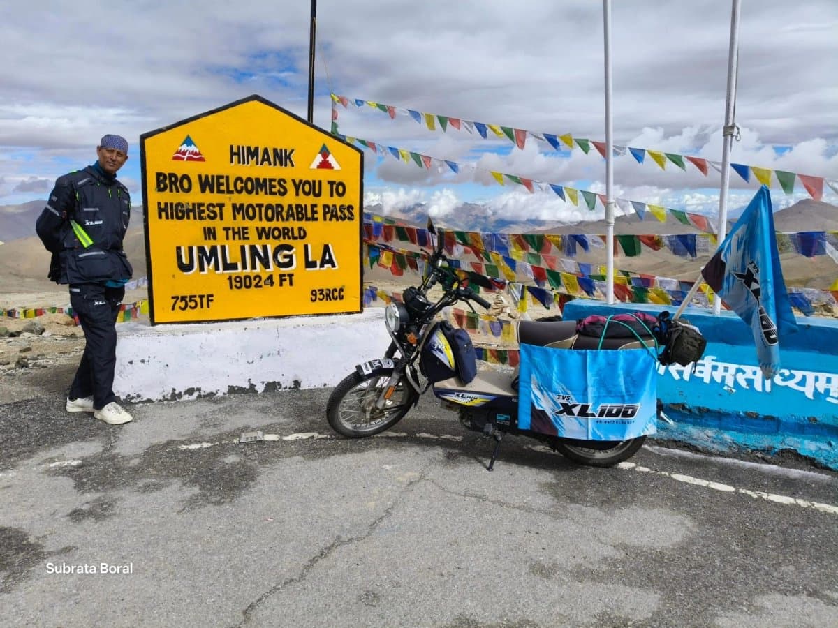 Veteran two wheeler driver becomes first man to conquer highest motorable roads in India on a moped 
