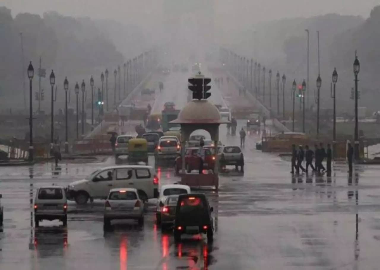 Delhi residents too soon experience light rains, thunderstorm