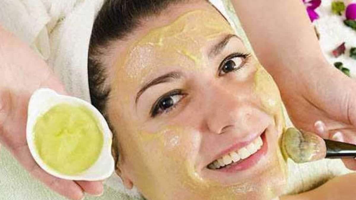 potato juice can protect your skin from the scars of acne, pigmentation and dark circles within seven days lif 