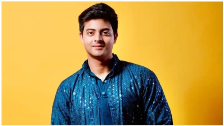 How is Dibyojyoti spending time at home?