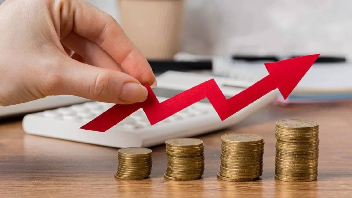  5000 monthly investment for 5 years SIP or RD which plan will offer higher return