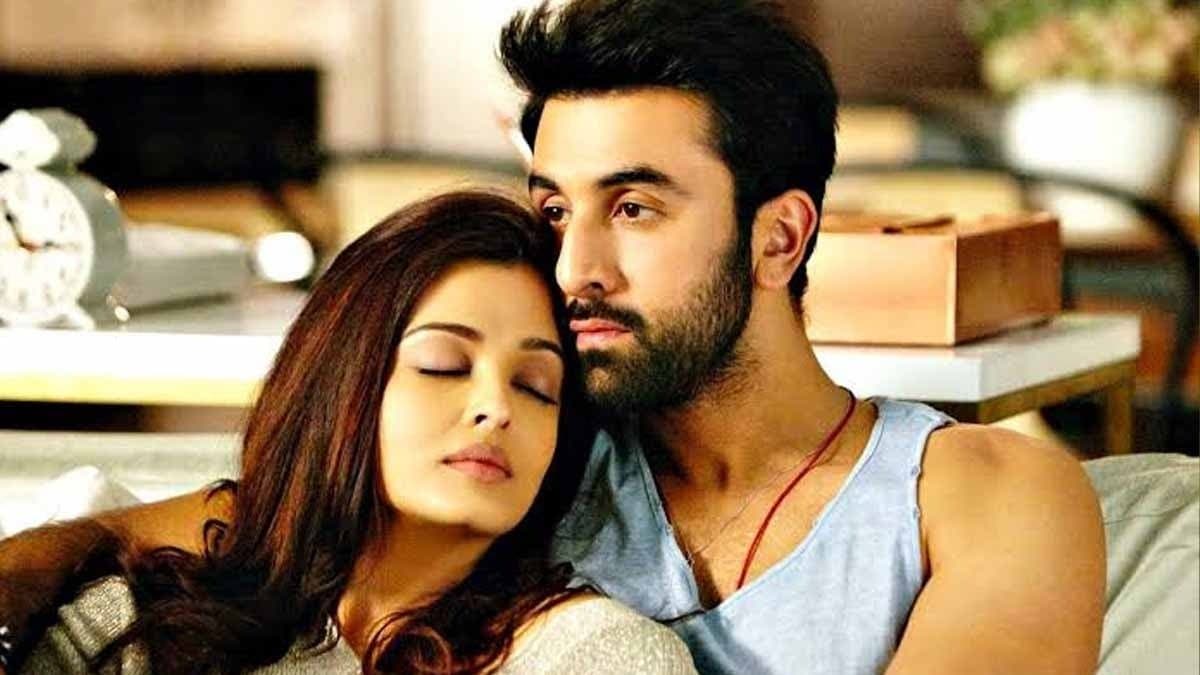 শুটিং ফ্লোরে সবার চোখের আড়ালে এ কী করতেন ঐশ্বর্য-রণবীর! ফাঁস দুই তারকার গোপন কীর্তি 