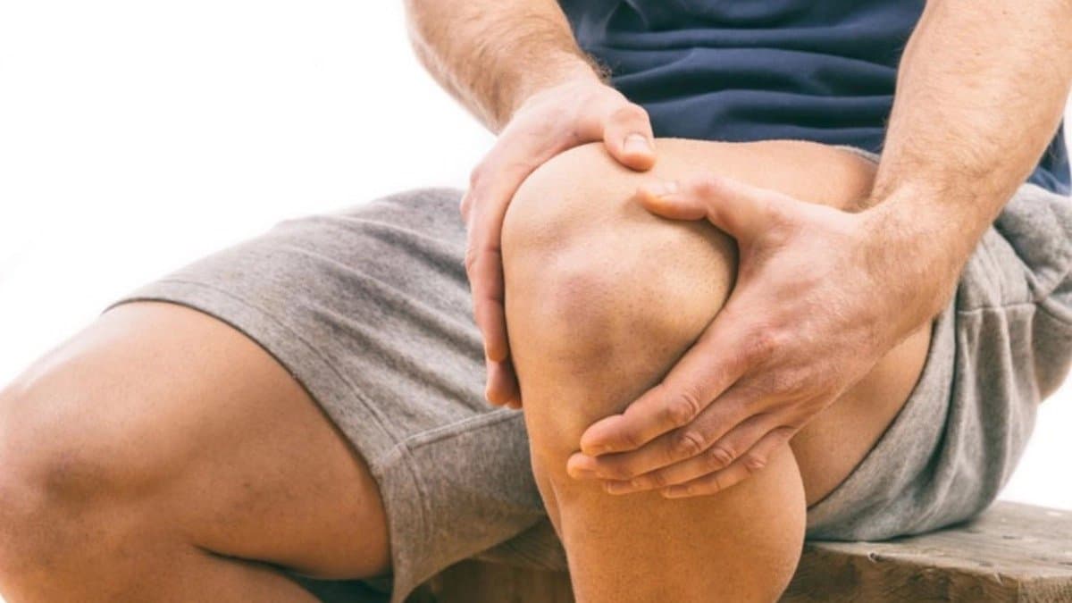 Health Tips: These vitamin deficiencies trigger Knee pain know how to overcome them