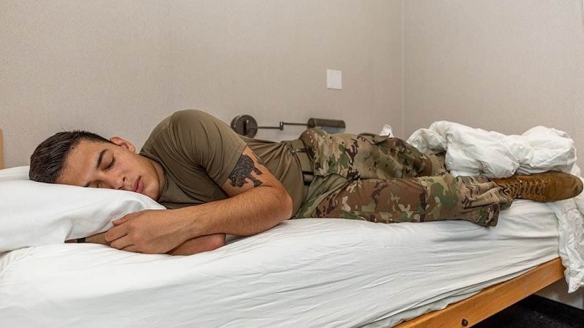 Practice American Military Sleeping technique to cure insomnia