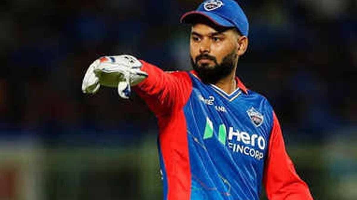 RCB woo rishabh pant as wicketkeeper batter pads up to enter IPL auction spt 
