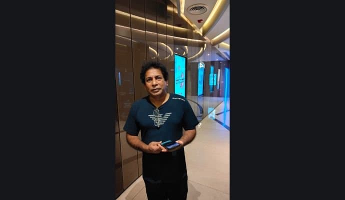 Exclusive: মোশারফ করিম কি অক্ষয়ভক্ত? প্রথম দিনেই 'সরফিরা' দেখতে সস্ত্রীক কলকাতায় হাজির মোশারফ করিম! 