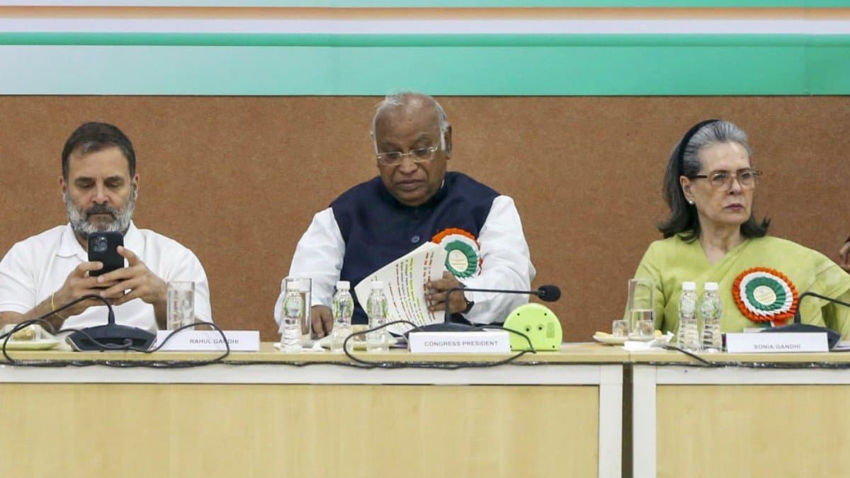 Two day AICC meeting in gujarat today is the last day congress plans to fight BJP