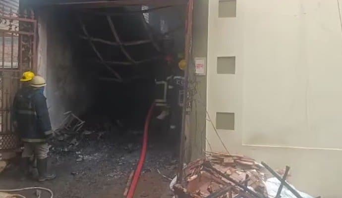Three killed, fifteen injured in fire in Andhrapradesh gnr 