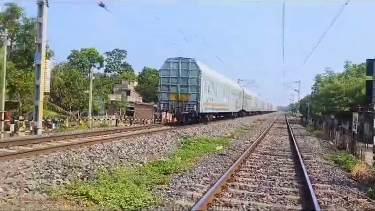 Murshidabad goods train decoupling in farakka gnr 