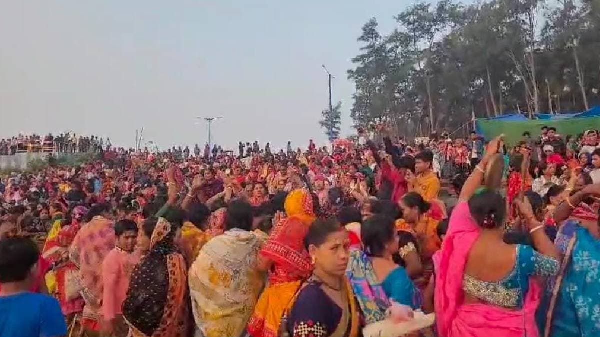 Thousands of woman thronged at she shore of Digha to offer Puja on Rash Purnima gnr 