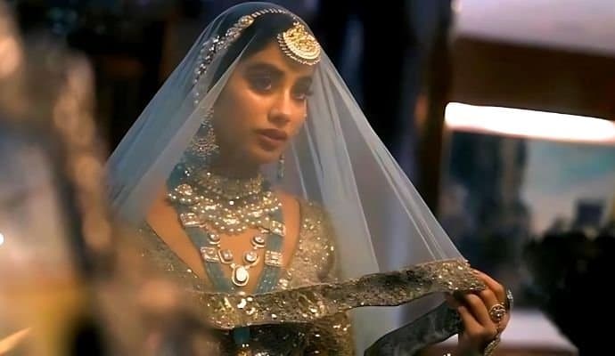 Janhavi Kapoor: সোনার অঙ্গে কনক-শাড়ি জড়িয়ে সাতপাকে জাহ্নবী! অভিনেত্রীর স্বপ্নের বাসর বসবে কোথায়?