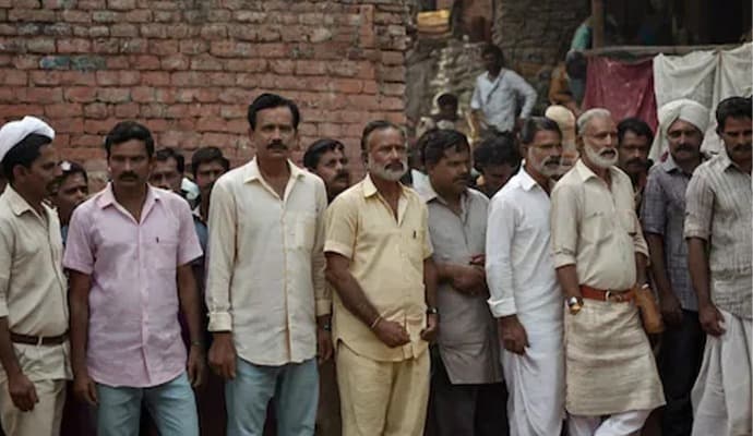 Uttarpradesh: ‌আবাস যোজনার টাকা নিয়ে স্বামীকে ছেড়ে প্রেমিকের সঙ্গে পালাল ১১ তরুণী 