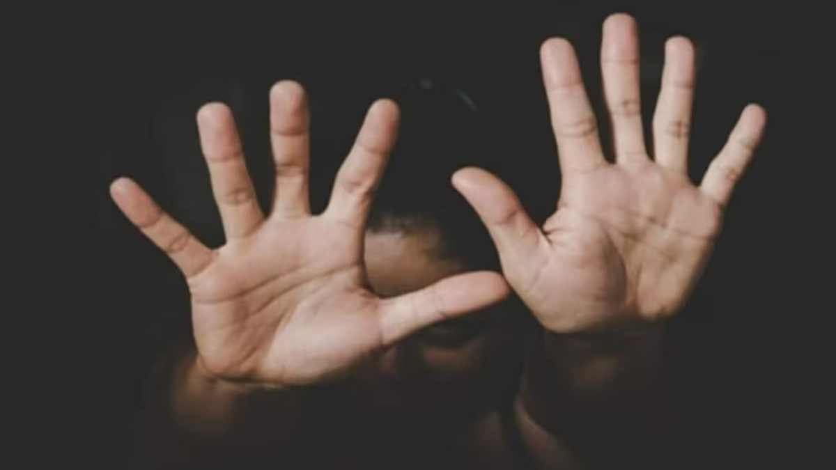 woman brutally harassed as stones inserted in private parts and mumbai auto driver arrested gnr