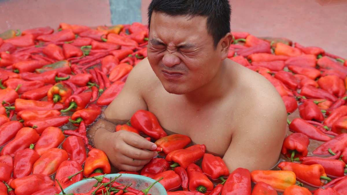 capsaicin found in chili help to boost mood and good cholesterol