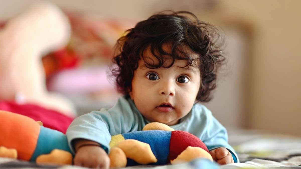 If the newborn baby looks like father then it is more likely to be healthy according to a study