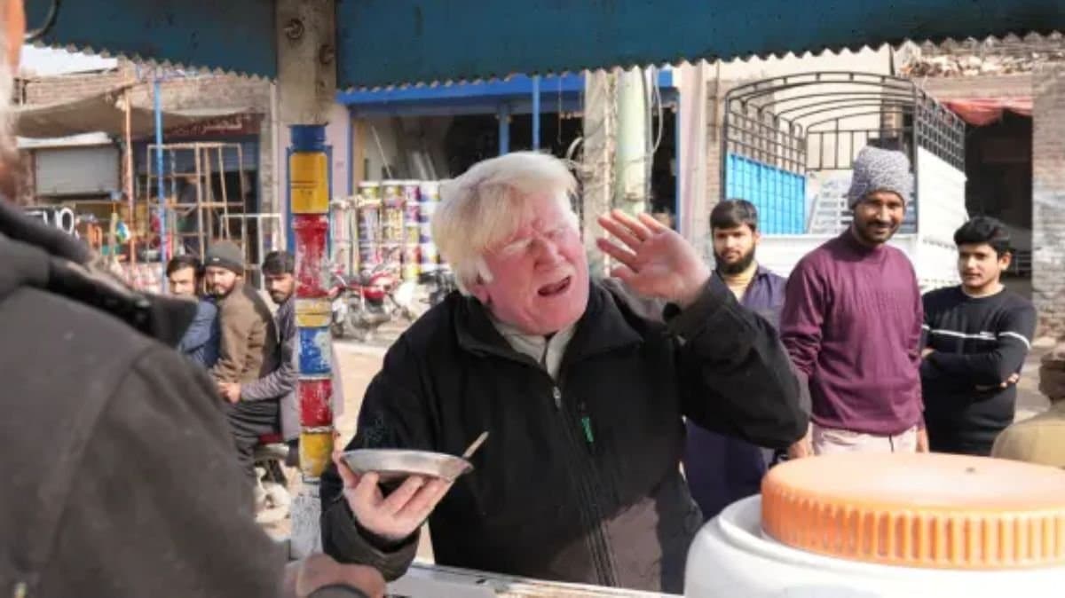 Donald Trump lookalike selling pudding in Pakistan, viral video gnr