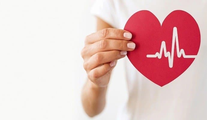Heart Health: বুকে ব্যথা মানেই কী কার্ডিয়াক অ্যারেস্ট? হঠাৎ উপসর্গ দেখা দিলে কী করবেন? রইল বিশেষজ্ঞের পরামর্শ 