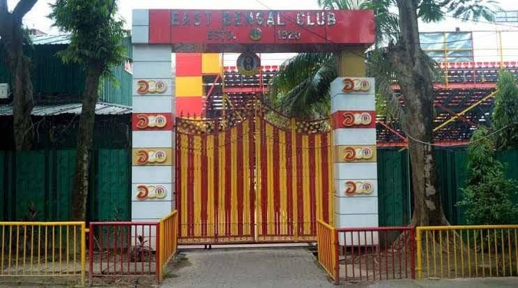 East Bengal: সেনাদের সঙ্গে ঝামেলা, ভাঙা হল ইস্টবেঙ্গল ক্লাবের অস্থায়ী নির্মাণ
